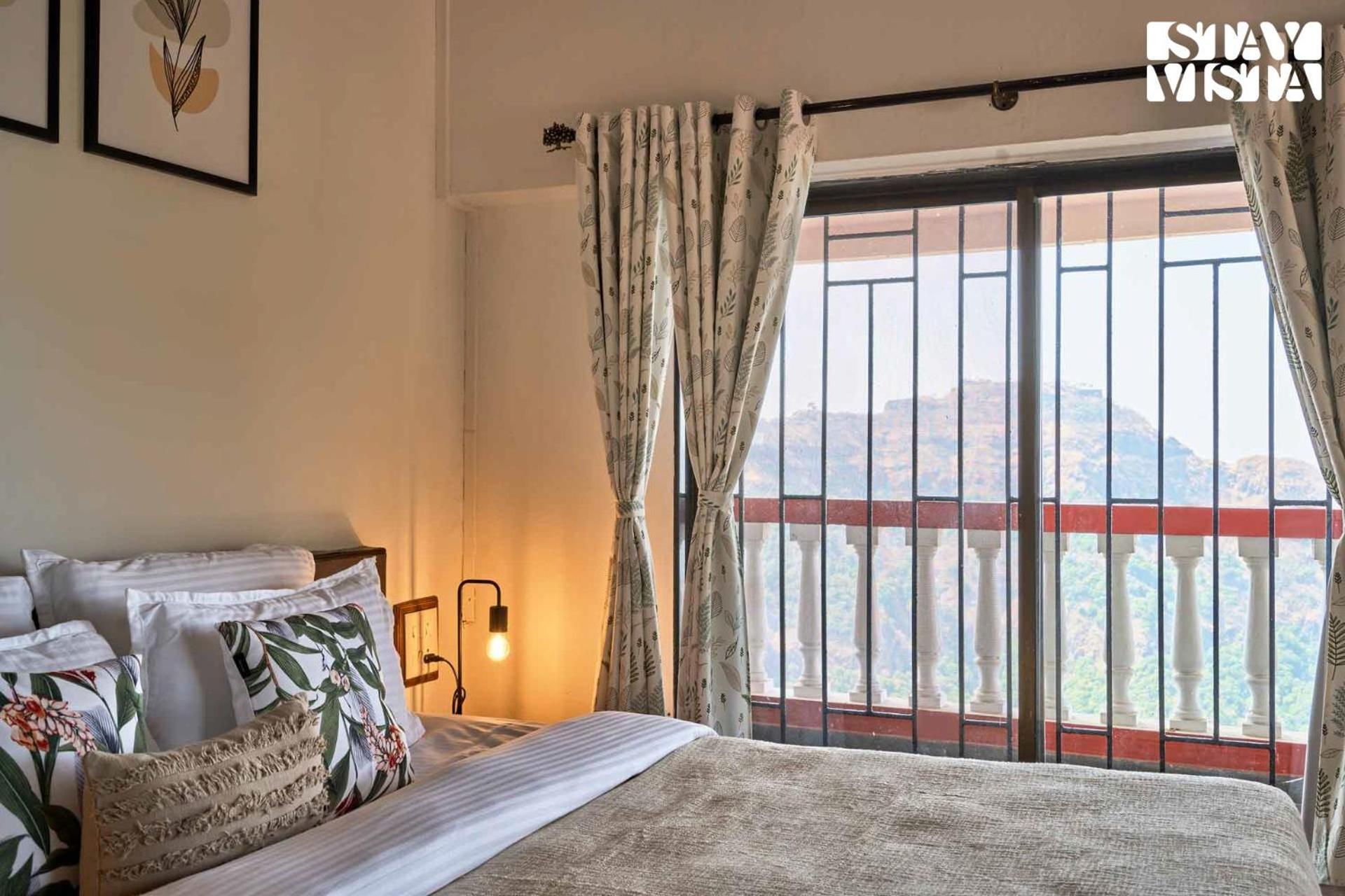 Stayvista At Cliffhanger Solitude With Balcony, Lawn Kolhapur Exterior photo